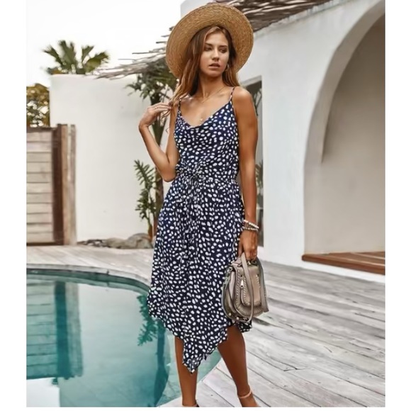 Flowy Belted Midi Dress - Picture 6 of 6